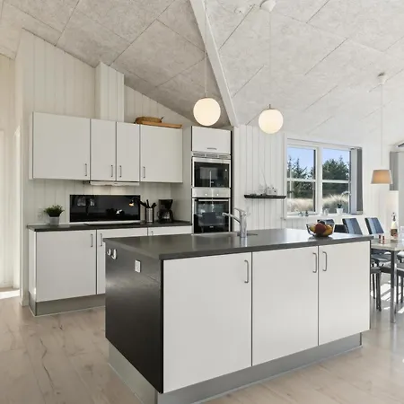 1110 * Bjerregård